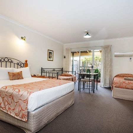 Nelsons Of Bridgetown Hotel Buitenkant foto